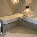 Keasouth فيلة